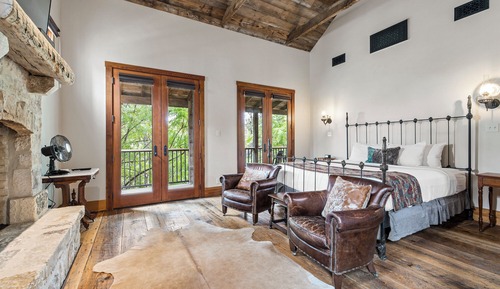 Cabin, 1 King Bed, Hot Tub, Garden View