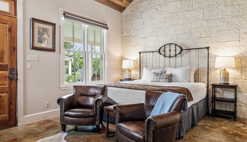 Cabin, 1 King Bed, Hot Tub, Garden View