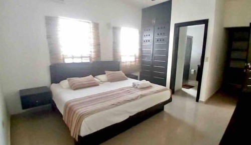Exclusive Apartment, Beachside