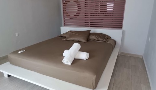 Panoramic Studio Suite, Sea View, Poolside
