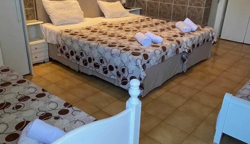 Comfort Triple Room
