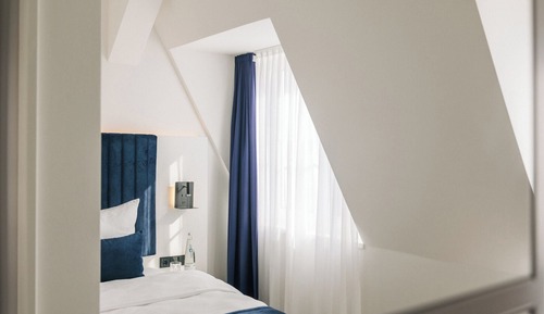 Deluxe Single Room