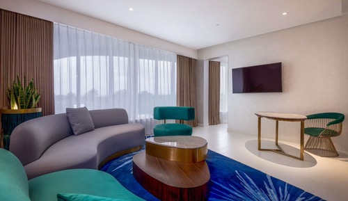 Junior Suite, 1 King Bed (Karura Forest View)
