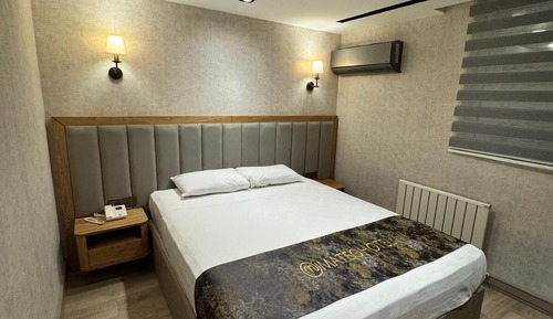 Economy Room
