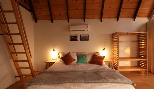 Room, 1 Bedroom (Godhuli Surai)