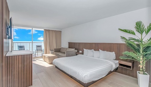 Signature Studio Suite, Ocean View (Newly Renovated)