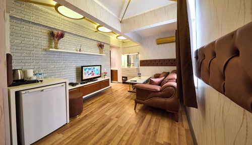 Economy Room