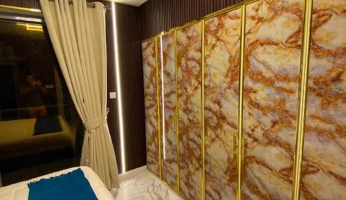 Luxury Apartment, 1 King Bed, Private Bathroom, Beachside