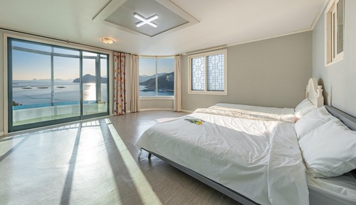 Basic Room, 1 Bedroom (Family B)