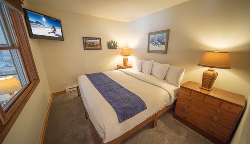 Signature Condo, Multiple Beds, Balcony, Mountain View (Montezuma 1763)
