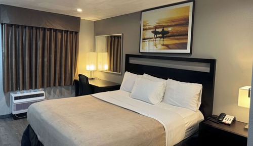 Standard Room, 1 King Bed, Non Smoking