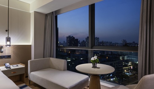 Superior Room, 1 King Bed, Garden View