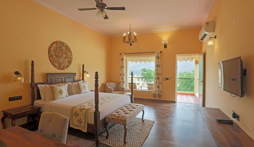 Club Cottage With Deep Pool