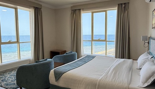 Superior Suite, 1 King Bed, Sea View