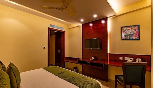Premium Room, 1 King Bed
