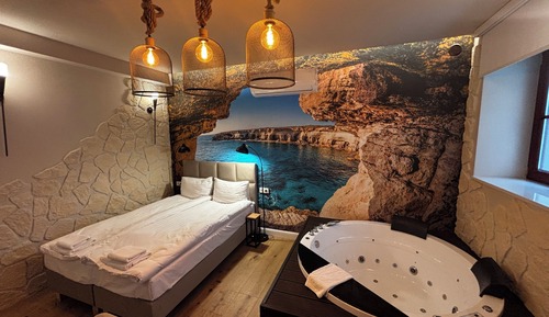 Romantic Studio Suite