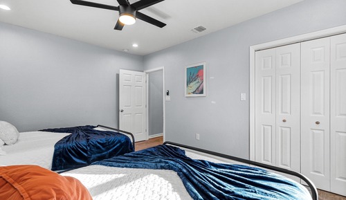 House (4 Bedrooms)