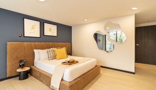 Apartment (Studio with Queen Bed and Balcony)