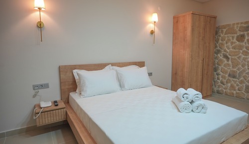 Signature Studio Suite, 1 Queen Bed with Sofa bed, Lanai, City View