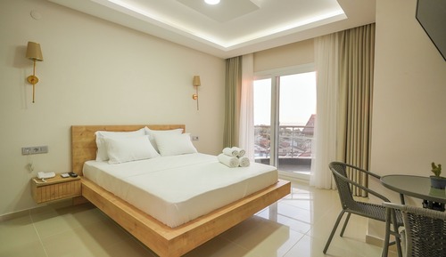 Standard Double Room, 1 Queen Bed, Lanai, Sea View