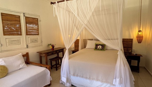 Superior Suite, Multiple Beds, Courtyard View