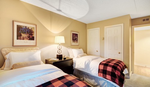 Condo, 2 Bedrooms