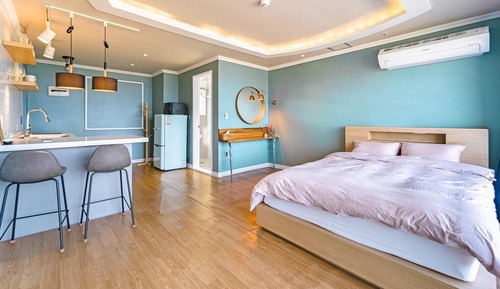 Basic Room, 1 Bedroom (Peppermint 401 (Ocean View))