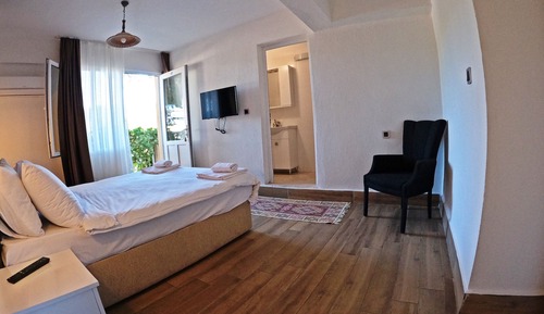 Comfort Room, 1 Double Bed, Non Smoking, Pool View
