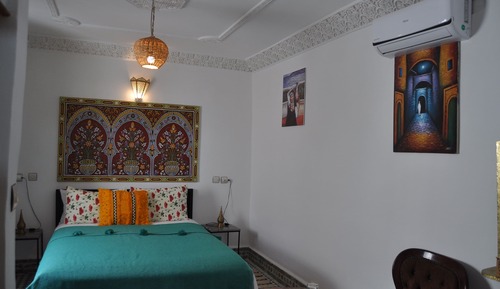 Menana Room 8