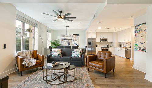 Luxury Condo, 4 Bedrooms, 2 Bathrooms