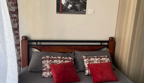 Deluxe Studio
