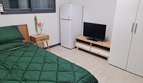 Business Single Room, 1 Large Twin Bed