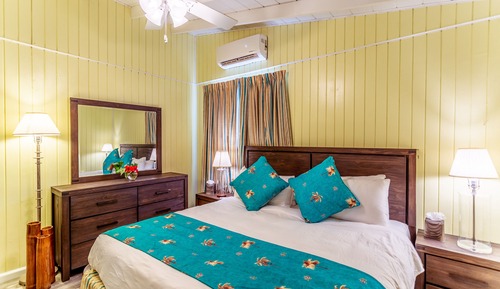 Standard Room, 1 Queen Bed, Garden View (Tropical)