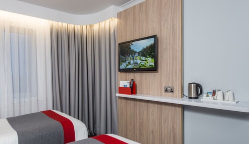 Standard Room, 2 Twin Beds (with Free Hot Breakfast)
