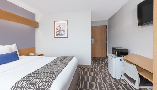 Standard Room, 1 Queen Bed