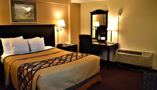 Standard Room, 1 Queen Bed