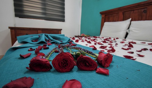 Honeymoon Suite