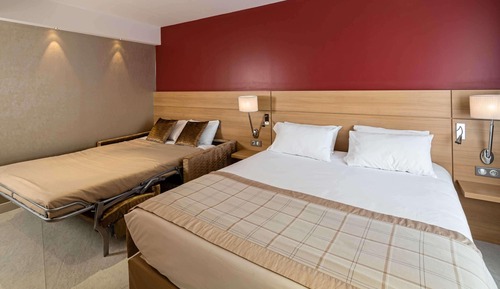 Family Room, 1 Queen Bed, Non Smoking (Sofabed is a double bed;Larger Room)
