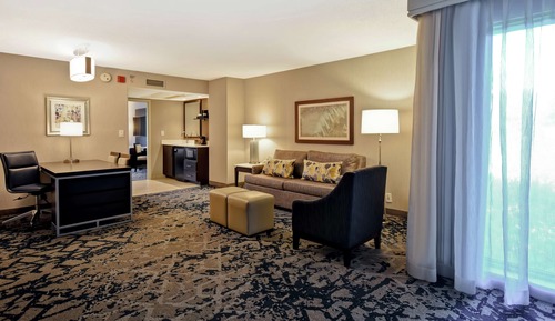 Premium Suite, 1 King Bed, Corner