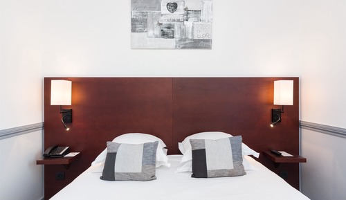 Classic Room, 1 Queen Bed, Non Smoking, Balcony