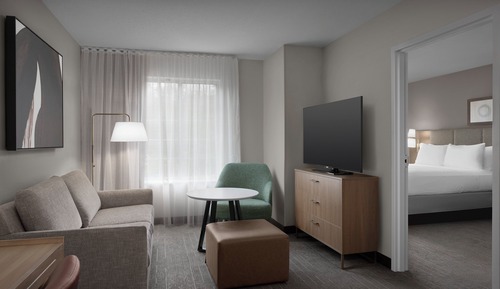 Suite, 1 Queen Bed, Accessible Bathtub (Mobility)