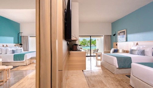 Preferred Club Family Room Marina View