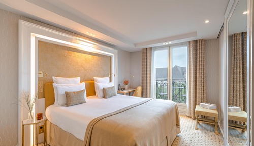 Superior Room, City View