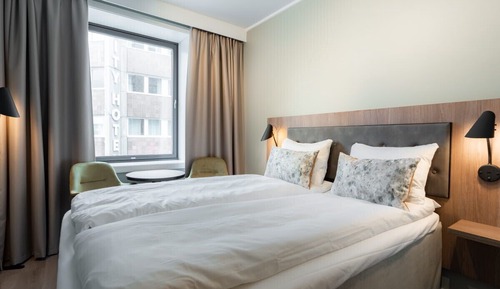 Standard Room, 1 Queen Bed