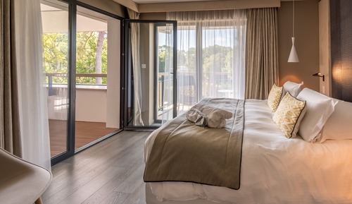 Deluxe Suite, Hot Tub