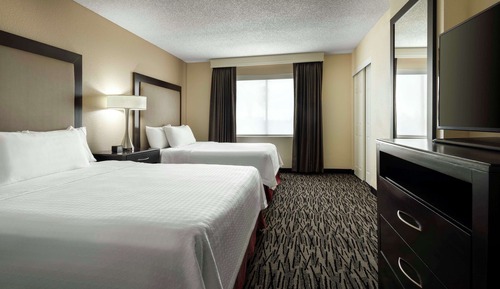 Suite, 2 Queen Beds, Accessible, Bathtub