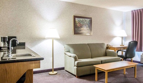 Standard Room, 1 King Bed, Non Smoking, Jetted Tub