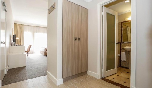 Lakeview Twin Room