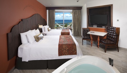 Royal Room, 2 Double Beds, Partial Ocean View (Rock Royalty)