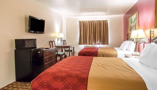 Standard Room, 2 Queen Beds, Non Smoking